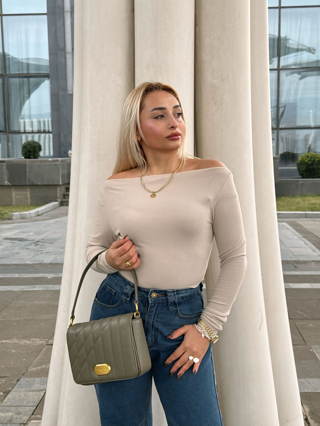 Iris Shoulder Bag in Green-1